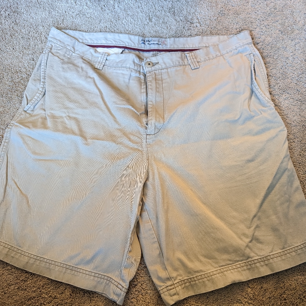 Men's Old Navy Khaki Shorts Size 42